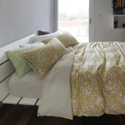 Copriletto primaverile matrimoniale in cotone Day Dream floreale beige