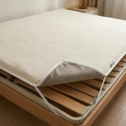 DAUNEX coprirete matrimoniale SLIM in feltro antiscivolo con lacci 160x195