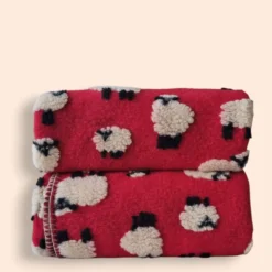 Plaid in Lana Cotta rosso con motivo di pecorelle - Soffice e Accogliente per Casa