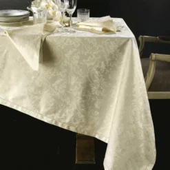 Tovaglia quadrata PIAZZA PITTI 180x180 cm fiandra con 8 tovaglioli beige Manuela